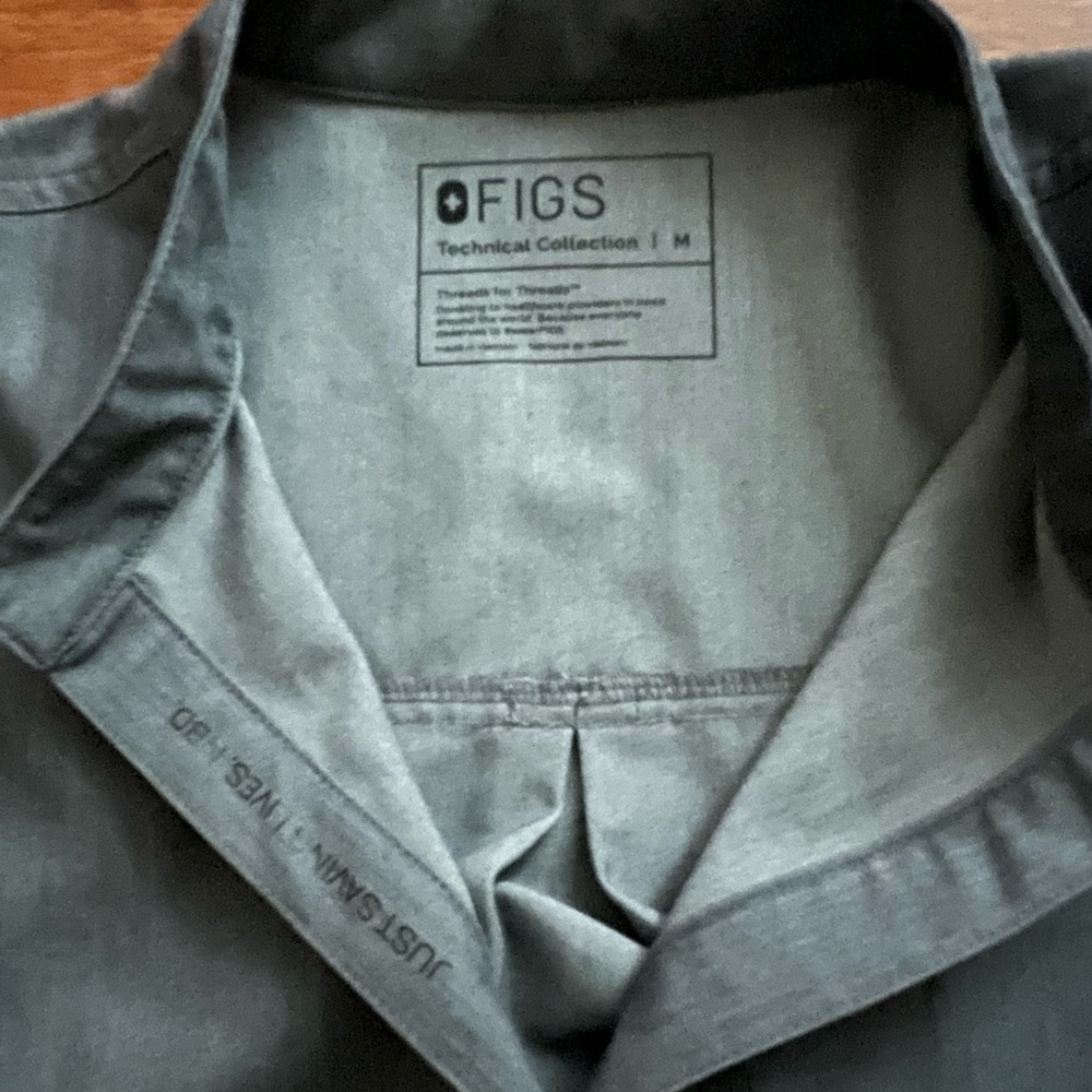 Figs Scrub Top